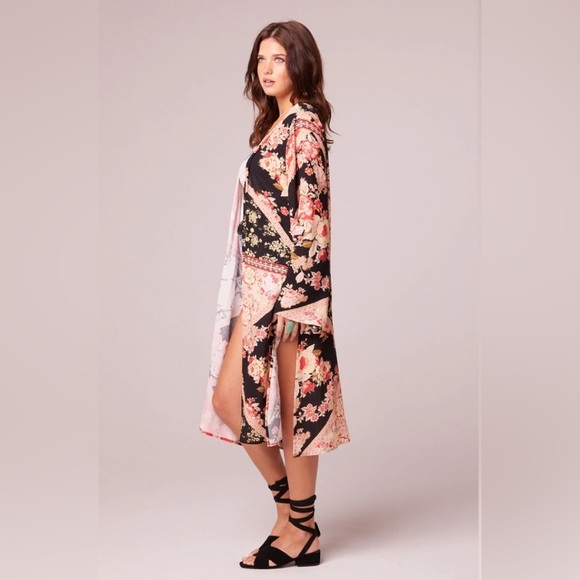 NWT! BAND OF GYPSIES HIGH HOPES BLACK FLORALL LONG SLEEVE KIMONO SiZES XS\S M/L - Picture 3 of 4
